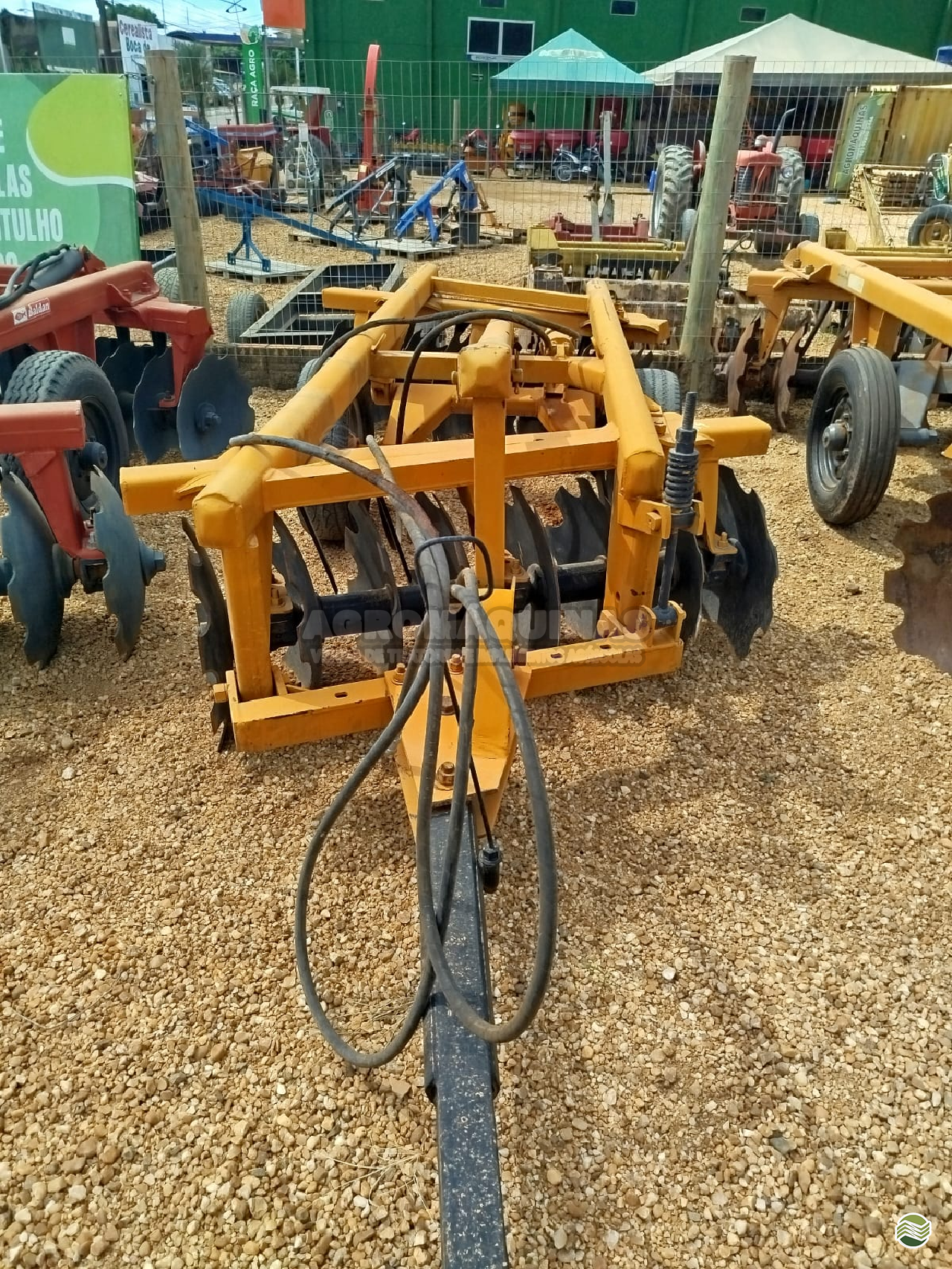 IMPLEMENTOS AGRICOLAS GRADE ARADORA ARADORA 14 DISCOS Agromáquinas COLNIZA MATO GROSSO MT